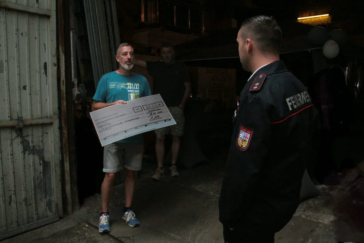 Übergabe der Spende an die Jugendfeuerwehr Wiebelskirchen